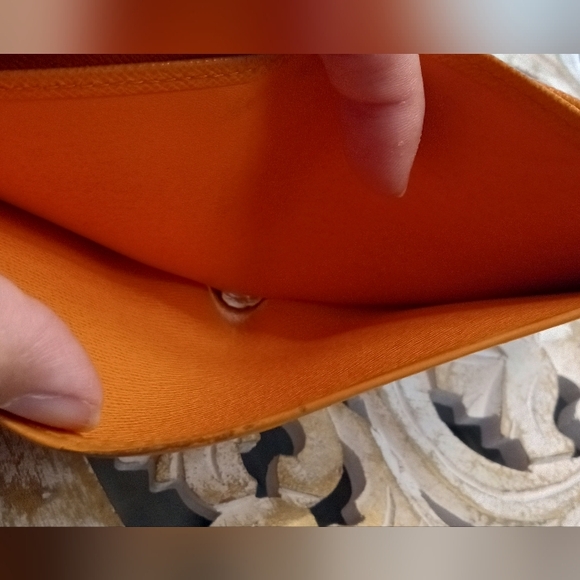 Sale ~ Louis Vuitton Epi Bifold Wallet, 🧡 Orange - 100% Authentic - Picture 8 of 12